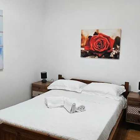 Sea Breeze Retreat Apartamento Lionas
