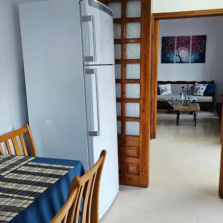 아파트 Sea Breeze Retreat Lionas